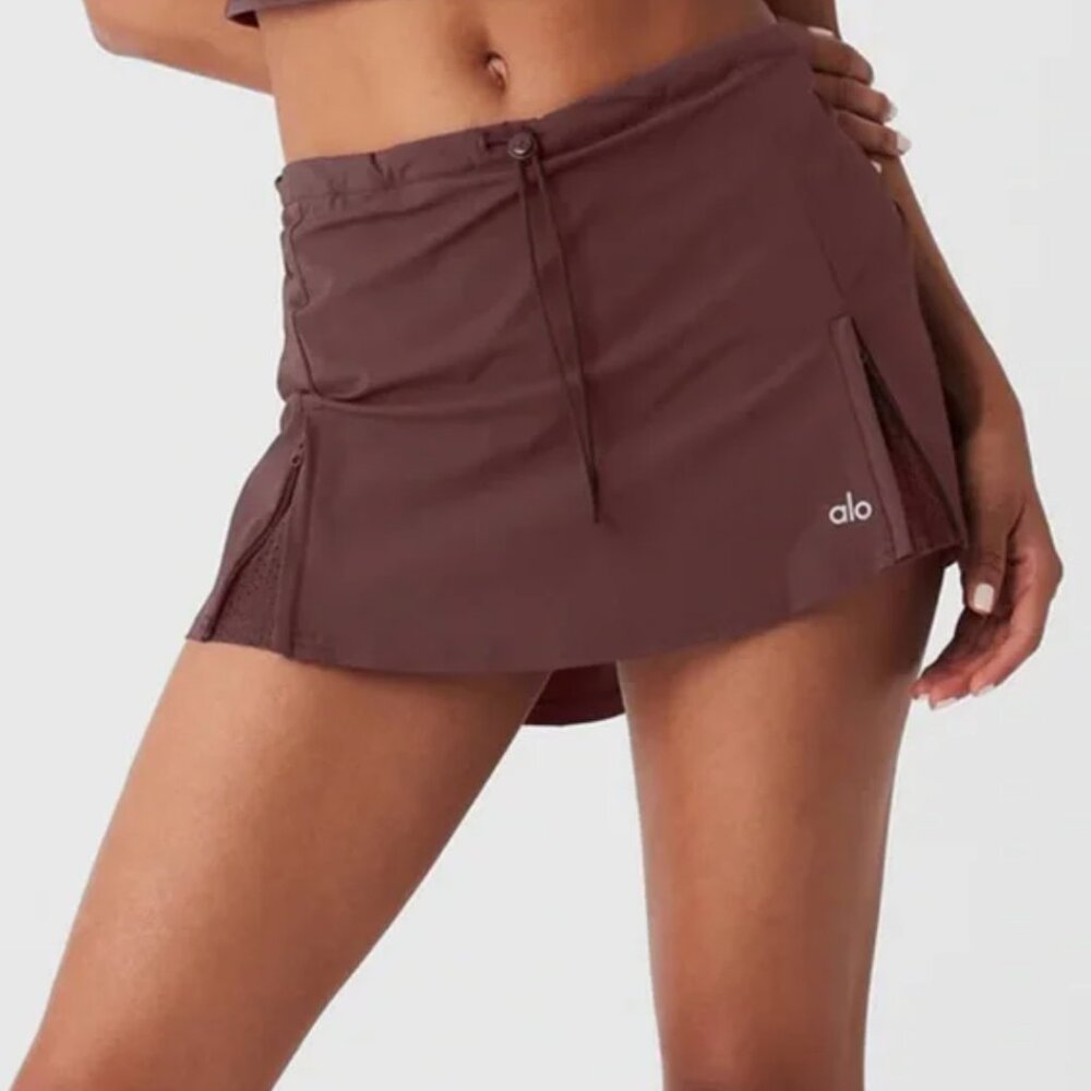 Alo Yoga In The Lead Skirt Size Small in Cherry Cola